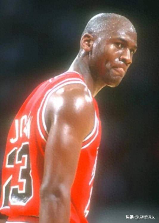 篮球界的传奇人物——迈克尔·乔丹