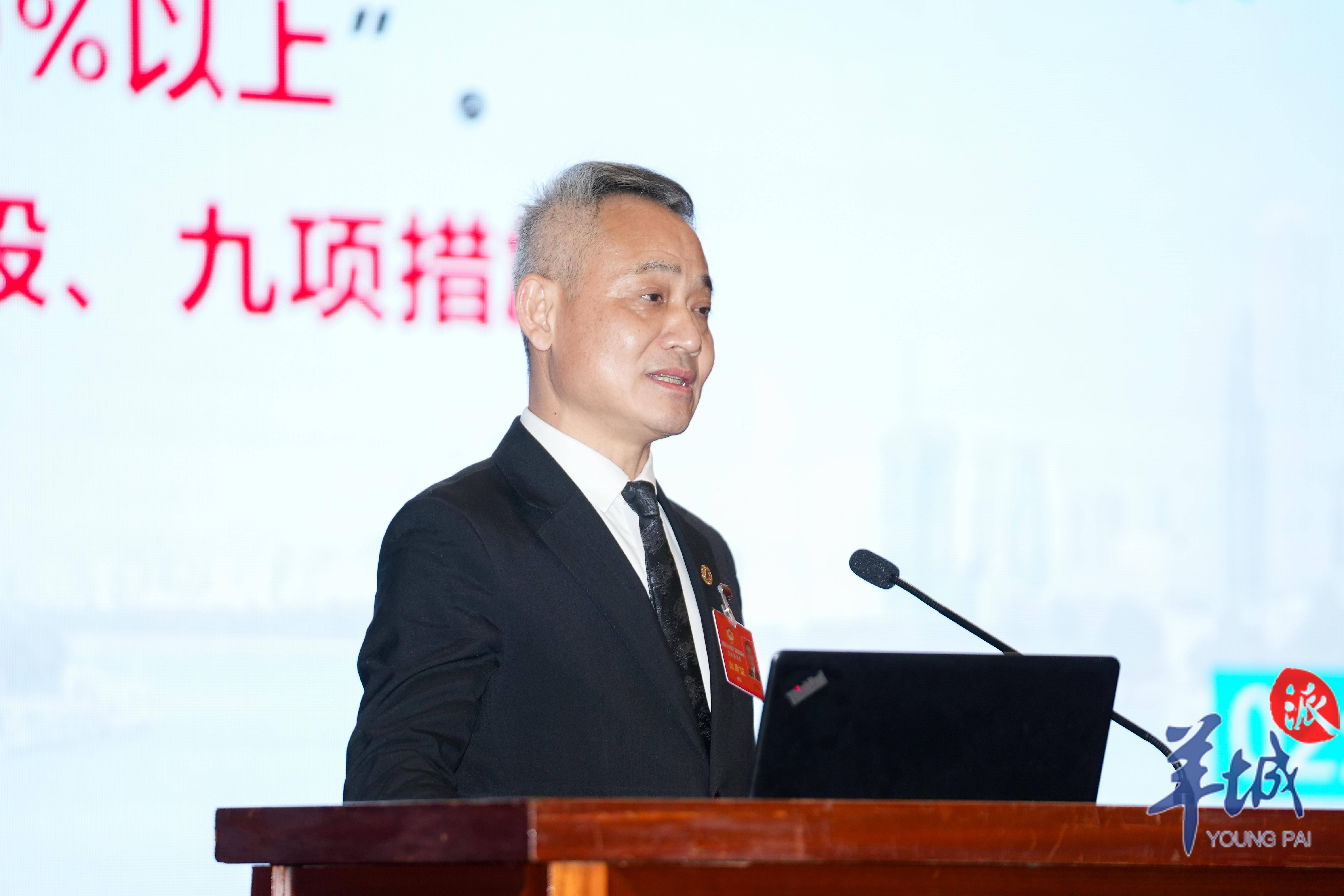 胡国胜:建议广州分阶段增加普通高中学位 | 广州两会_高中难_招生