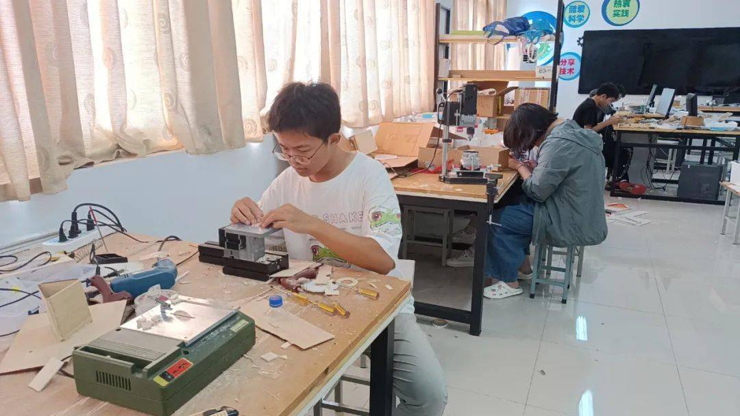 宝应安宜高中:喜报频传!_大赛_科技_作品