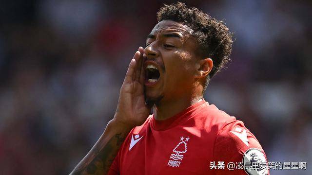 于2021-22赛季在老特拉福德与五届金球奖得主罗纳尔多并肩作战,这位