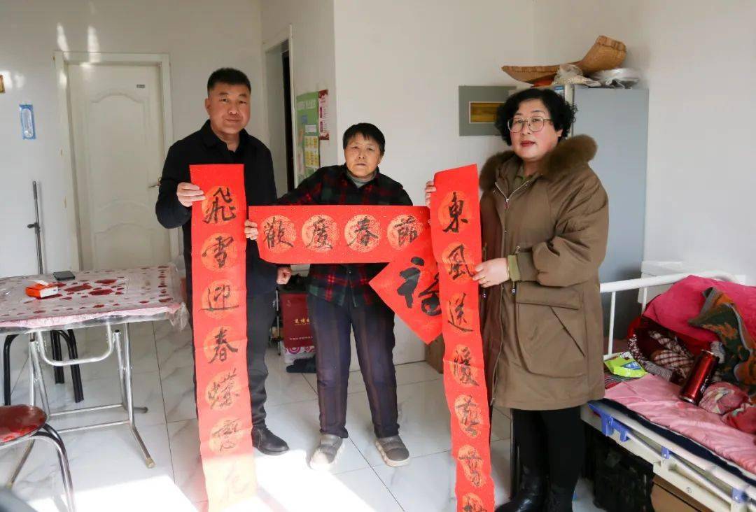 一排排写满福字的红灯笼,描绘了新时代乡村振兴的美丽画卷