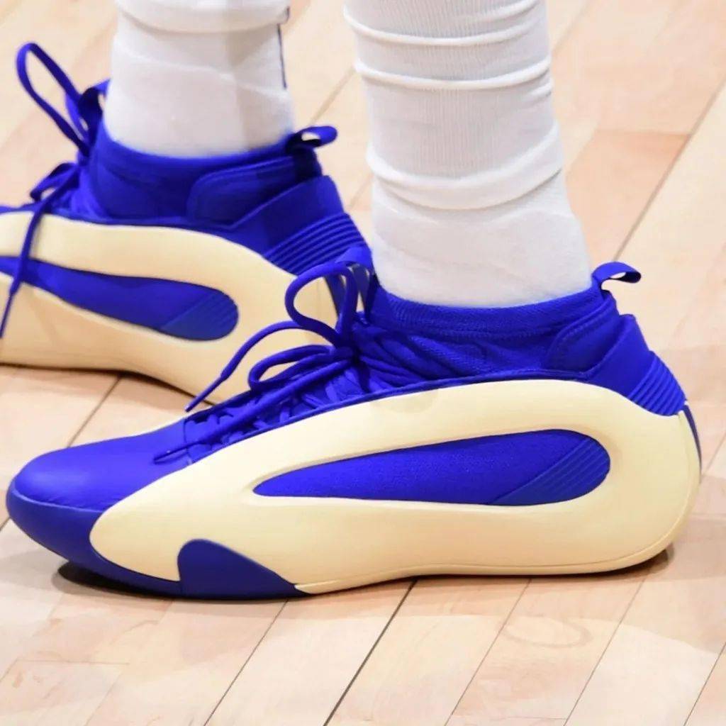 jam"朱利安·尚帕尼nike kobe 8 "black/yellow"以赛亚·乔李小龙 x