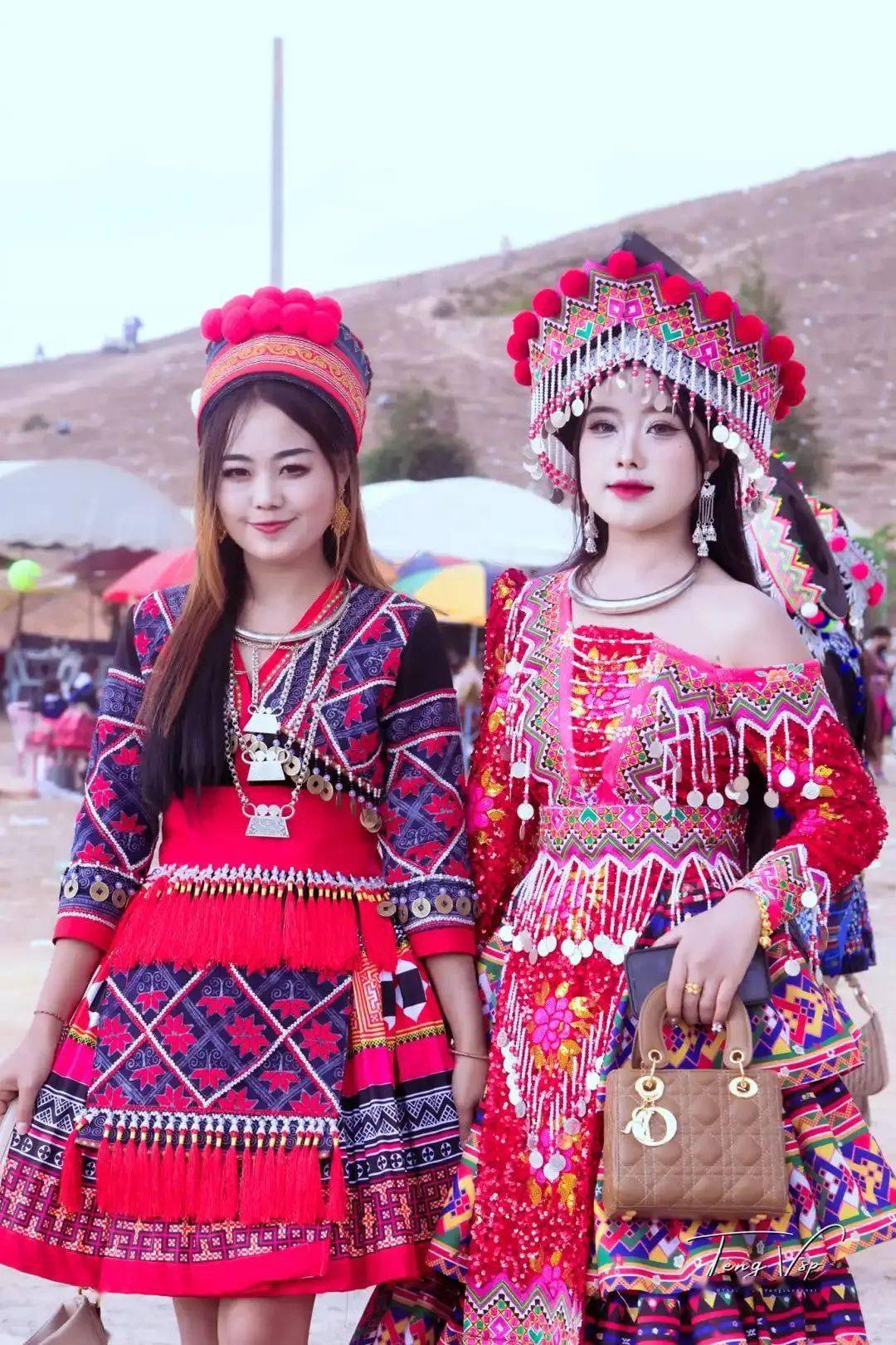 老挝苗族过新年,摄影师镜头下的苗族女孩太哇塞了!
