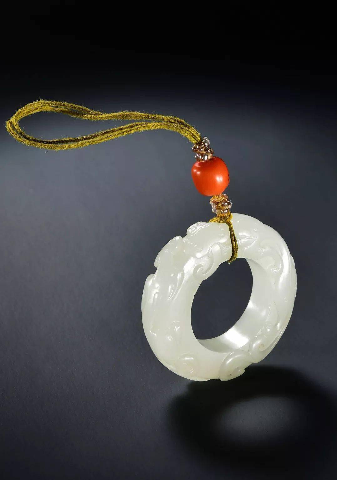 232件古玉2464万:这场拍卖让人喜忧参半_白玉_成交_留皮