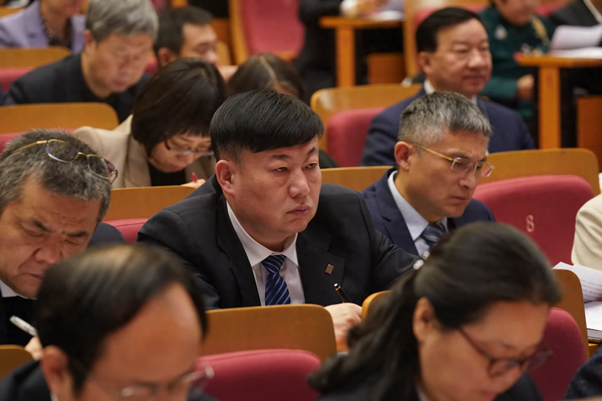 刘郁委员：培育壮大消费新增长点_企业_政策_支持