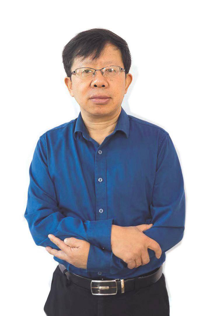 庞余亮:"小"是我的生命常态,让我有了更多仰望世界的时间_小先生_故事