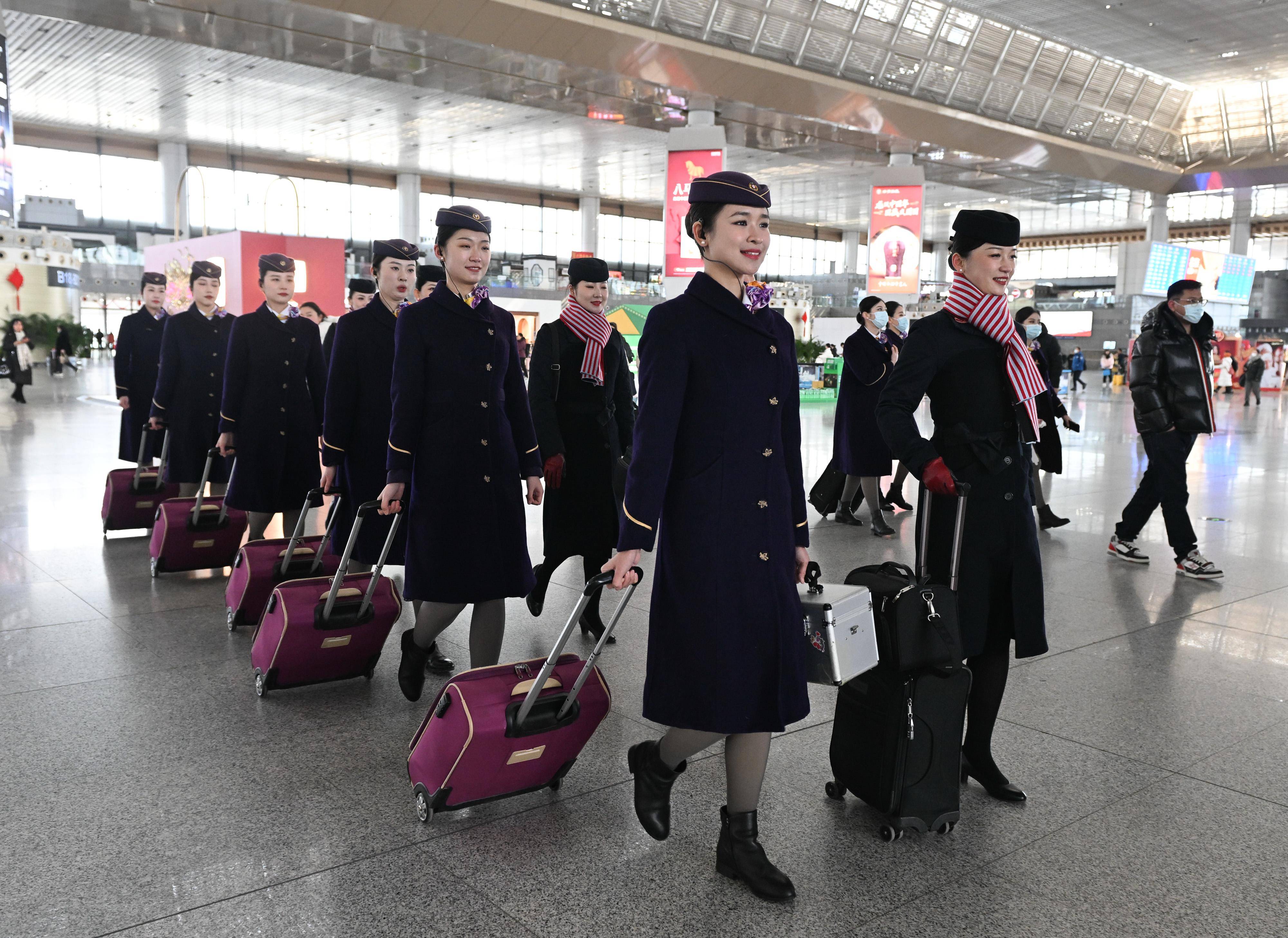 飞机,高铁乘务员切磋技艺迎春运_新华社_服务_南京