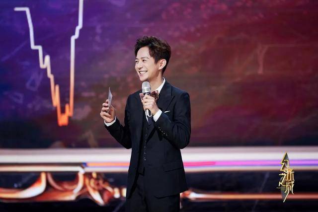 何炅用笑声征服万千观众!湖南卫视无人可替代的快乐使者!