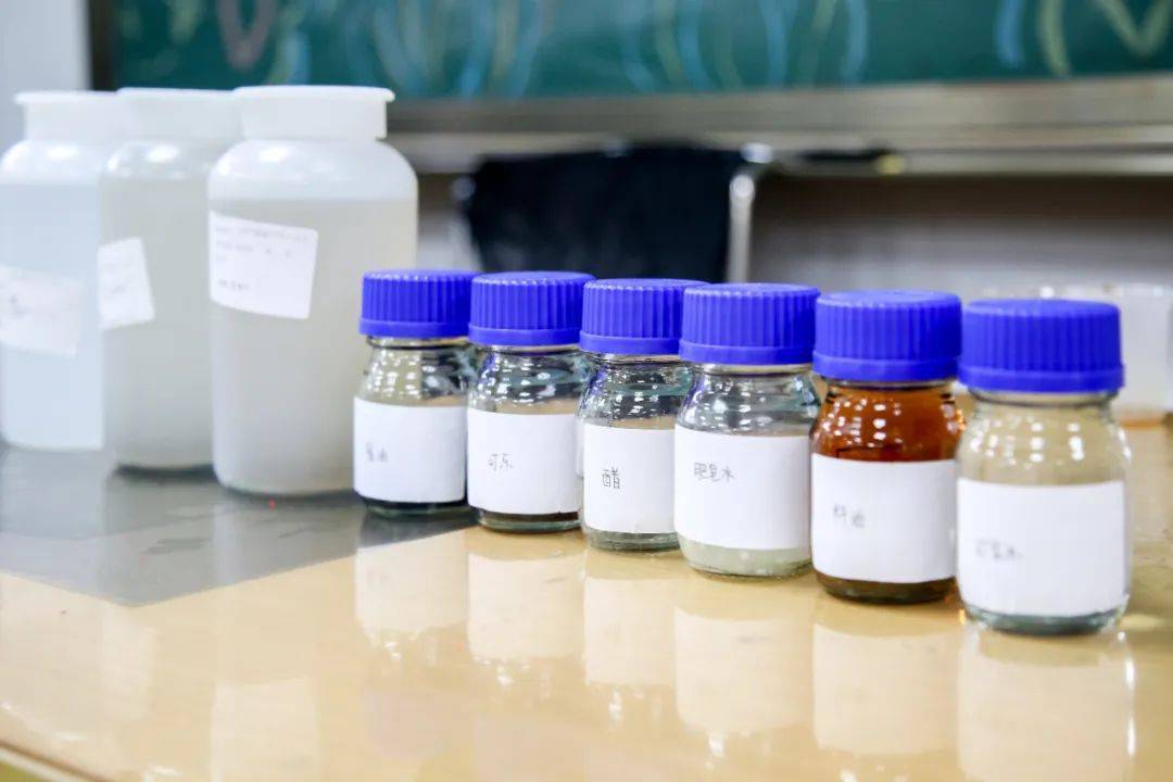 菊园新区团工委书记陆志杰介绍,在为期两周的寒托班里,菊园新区办班