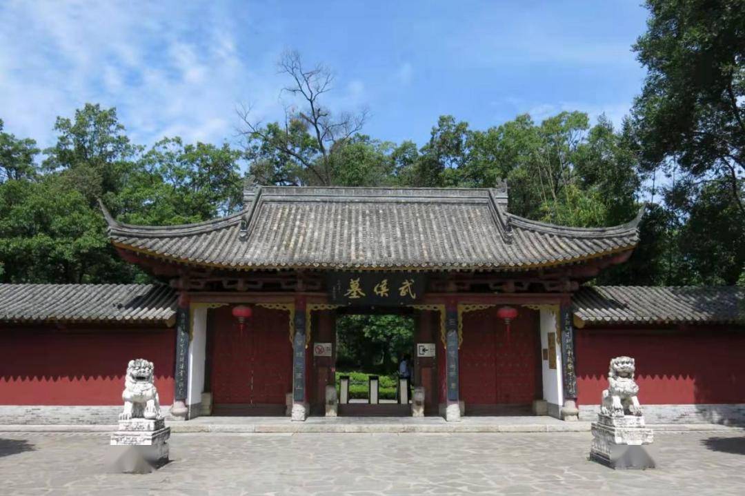 武侯墓博物馆劳山国家森林公园位于陕西省延安市甘泉县东沟乡直罗沟