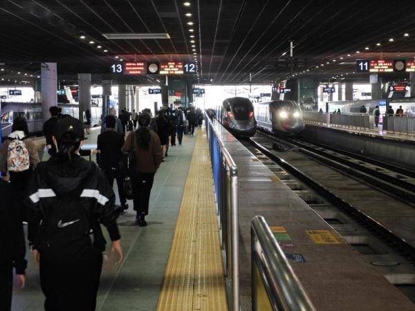 本週五正式進入春運模式 除夕火車票週五開售 春運期