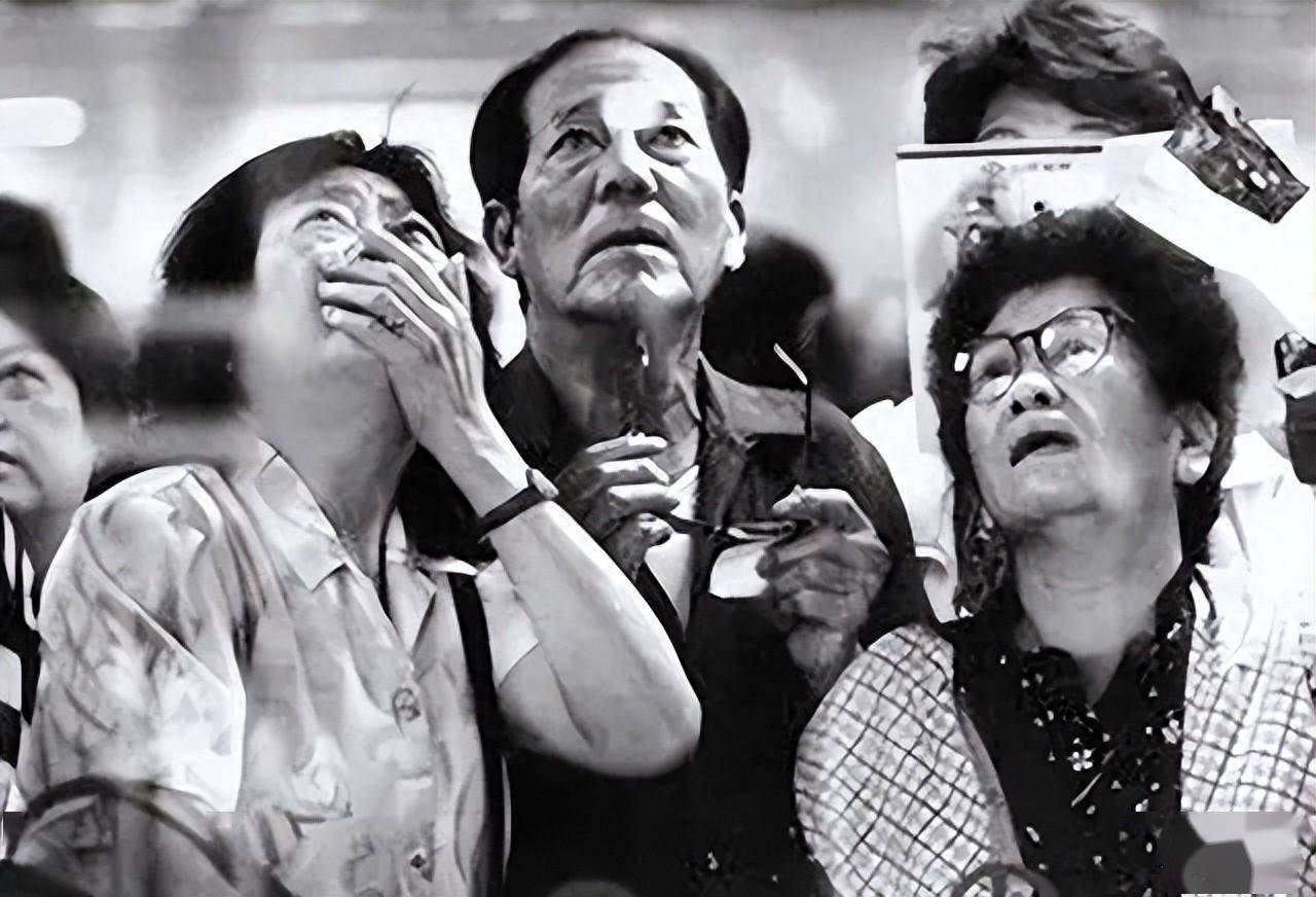 香港金融保卫战：中国动用1400亿对轰，犹太资本从没有输这么惨_搜狐网