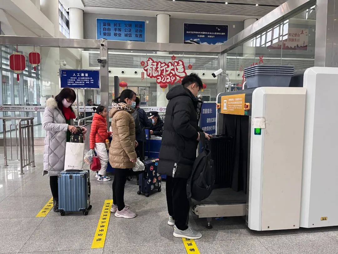 春运首日,肇庆东站预计南宁方向为主.