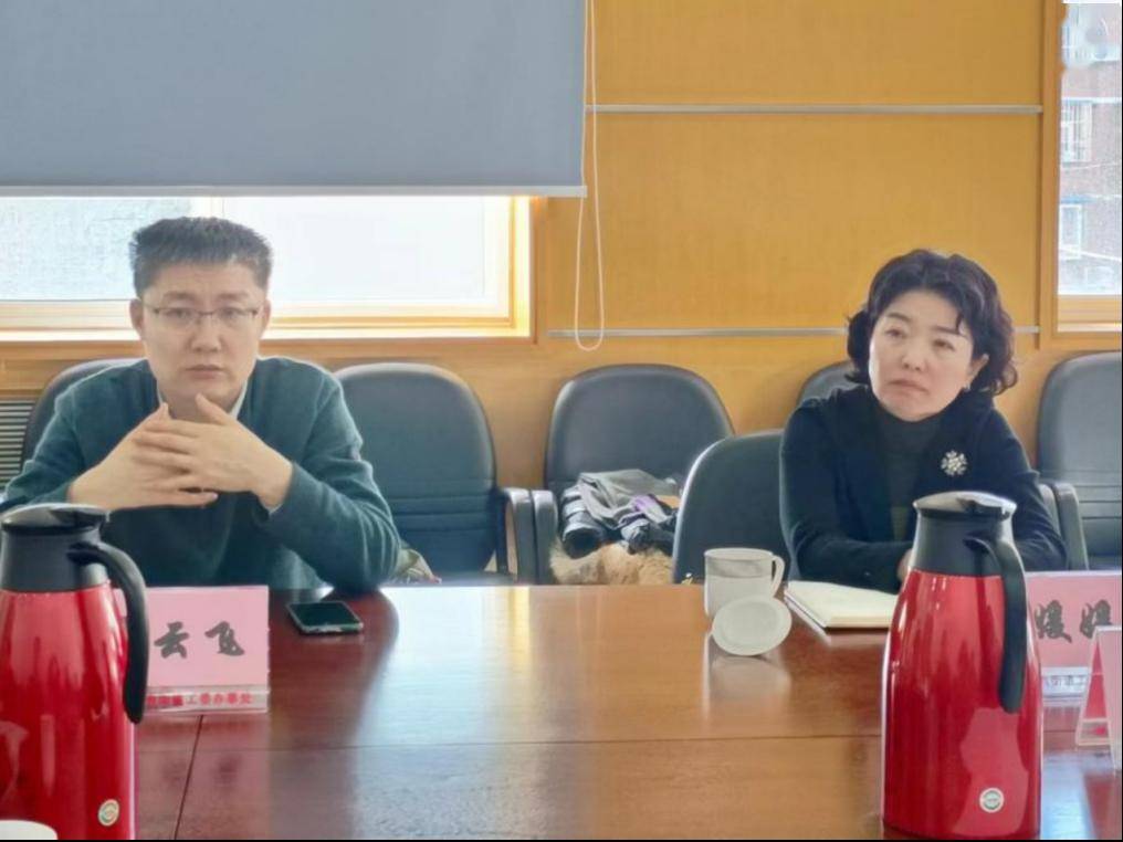 1月25日,市应急管理局副局长高云飞,宣动处处长许媛媛带队就基层应急