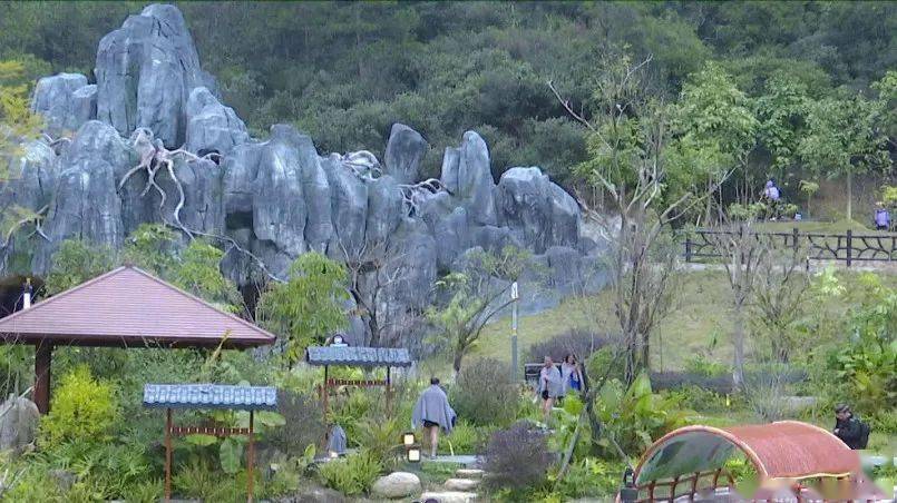 据了解,姑婆山伴山温泉度假村是贺州姑婆山天沐温泉国际旅游度假区