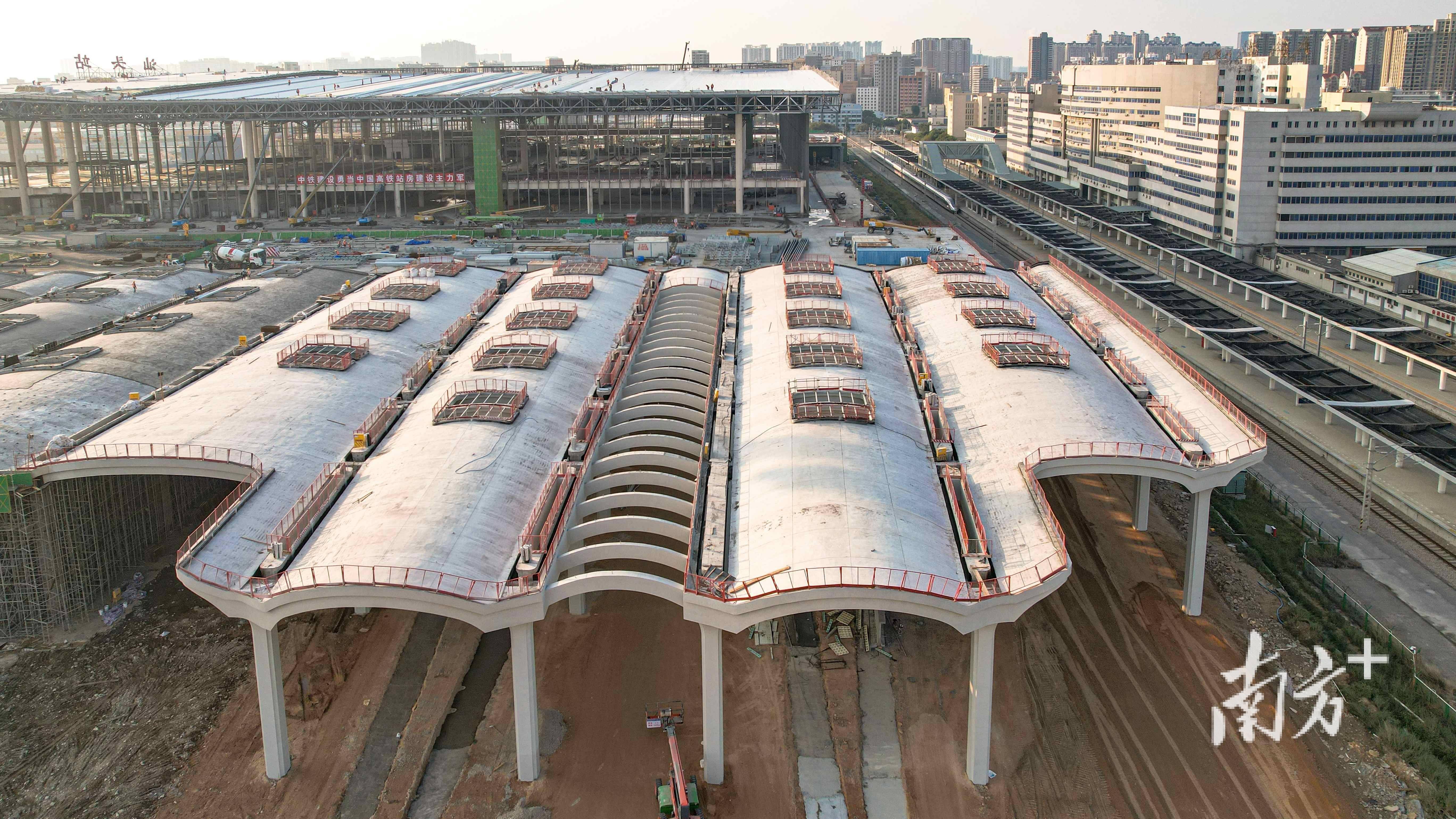 新汕头站建成后,将助力汕头省域副中心城市建设,推动潮汕揭"半小时