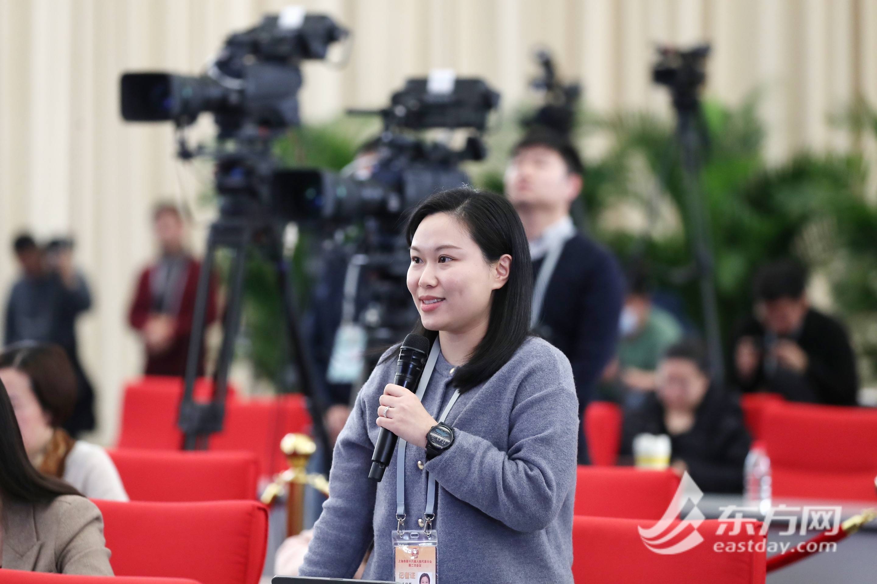 东方网记者提问公园城市建设,龚正:双子山今年与市民