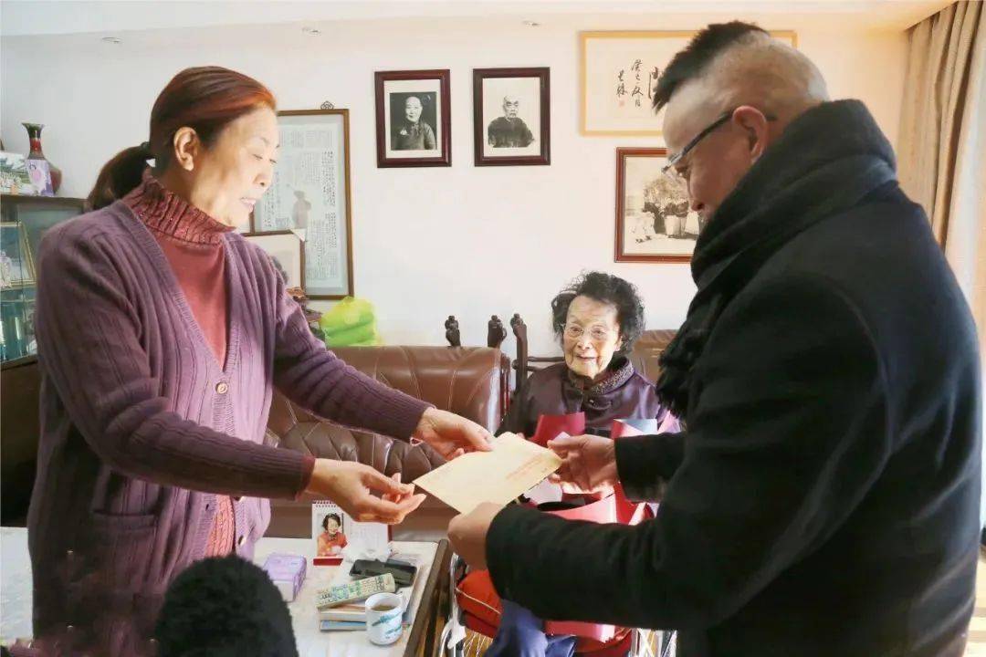 张謇嫡孙女,105岁高龄张柔武先生捐赠龙年爱心款