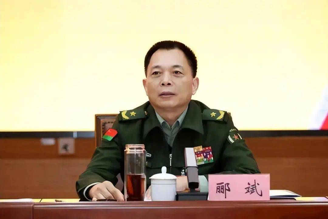 江苏省军区党办主任兼省国动委综合办公室主任,扬州军分区司令员,扬州