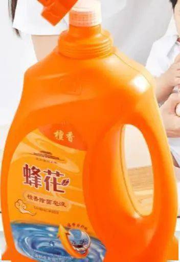 什么洗衣液好用又很香能持久留香,蜂花檀香皂液,洗衣新风尚!