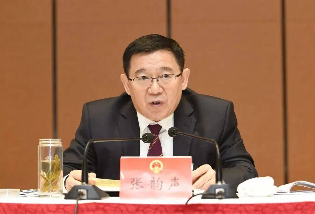 早年在黑龙江,海南工作,曾任海南省公安厅党委副书记,副厅长(正厅级)