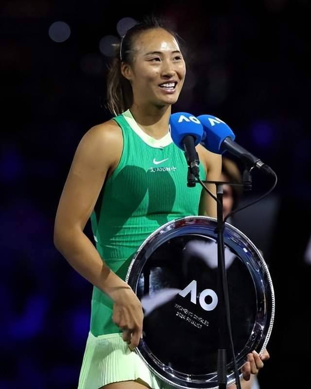 WTA官方公布最新单打排名，郑钦文世界第七