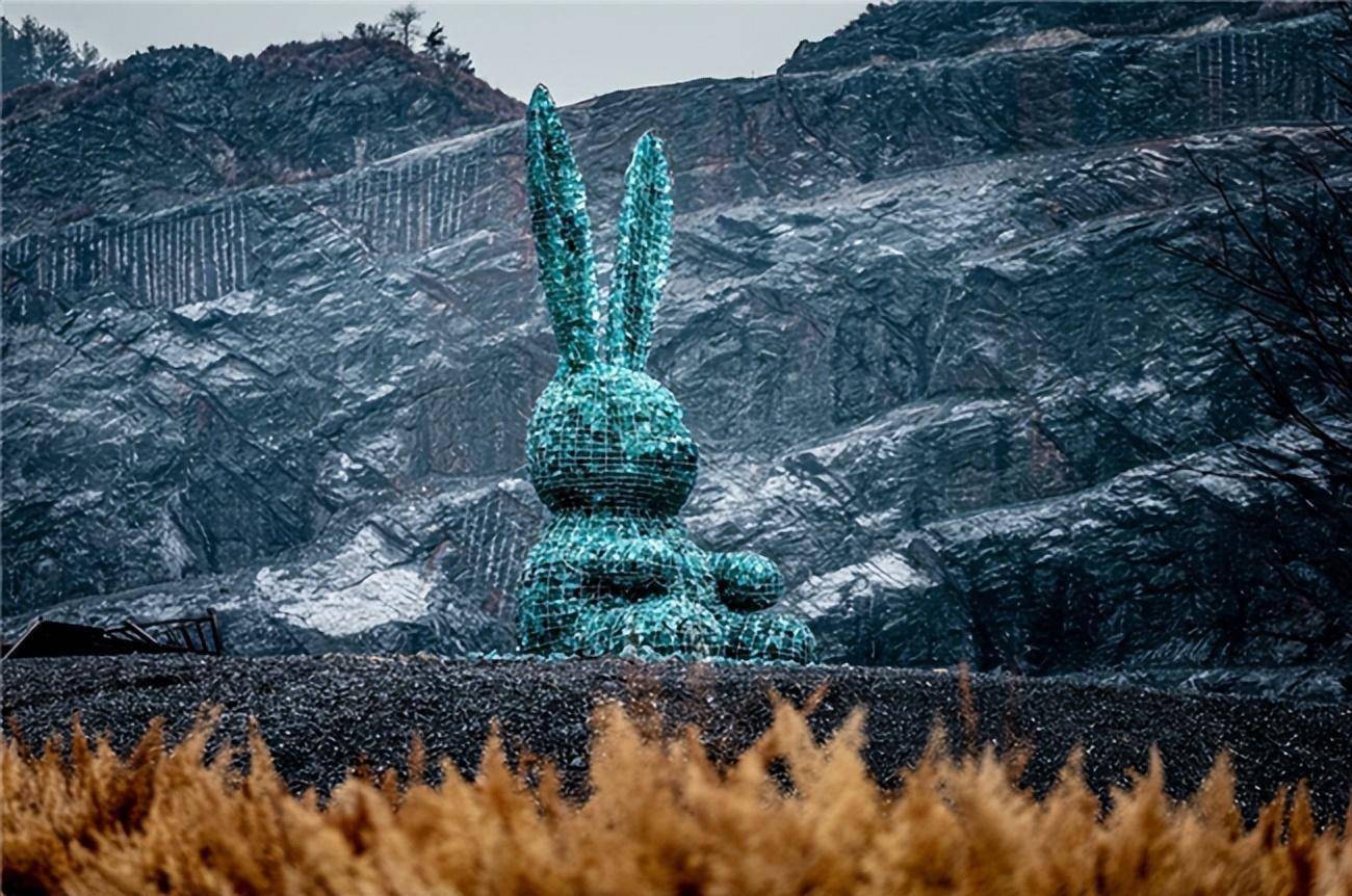 露营基地,则为户外爱好者提供新仙意的生活方式;尖峰山按照景区标准