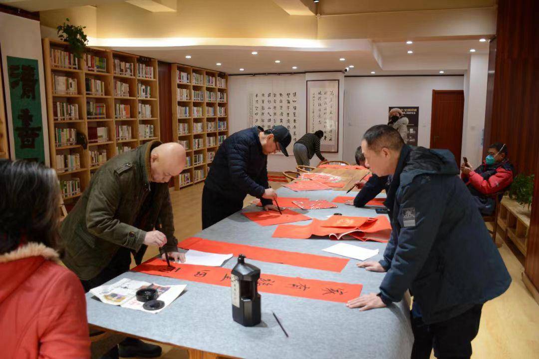 充分展现中国书法的艺术魅力,在春节来临之际,邀请多名专业书法家