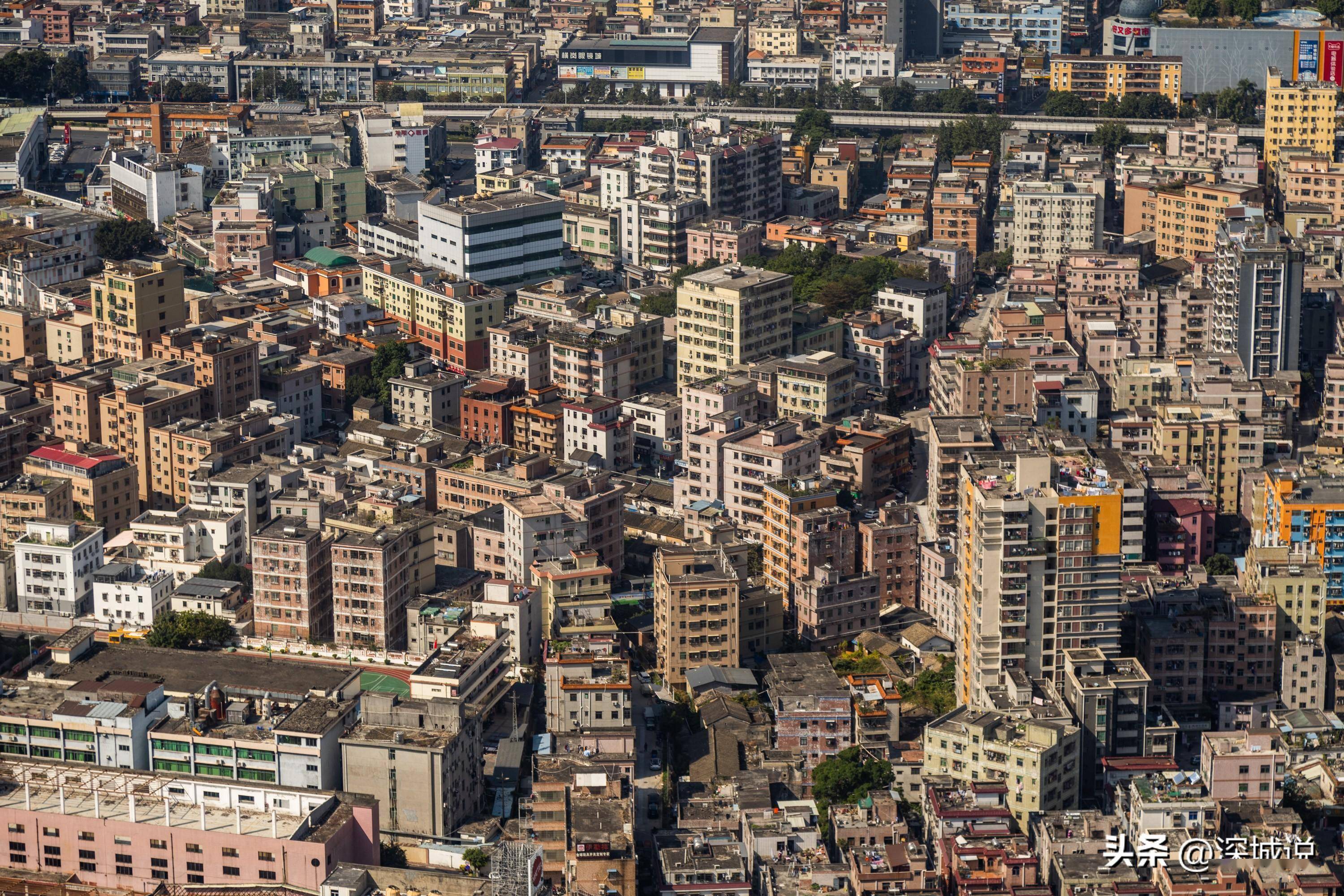 直升机视角航拍深圳东部,产业园区,高层住宅与城中村尽收眼底_龙岗区