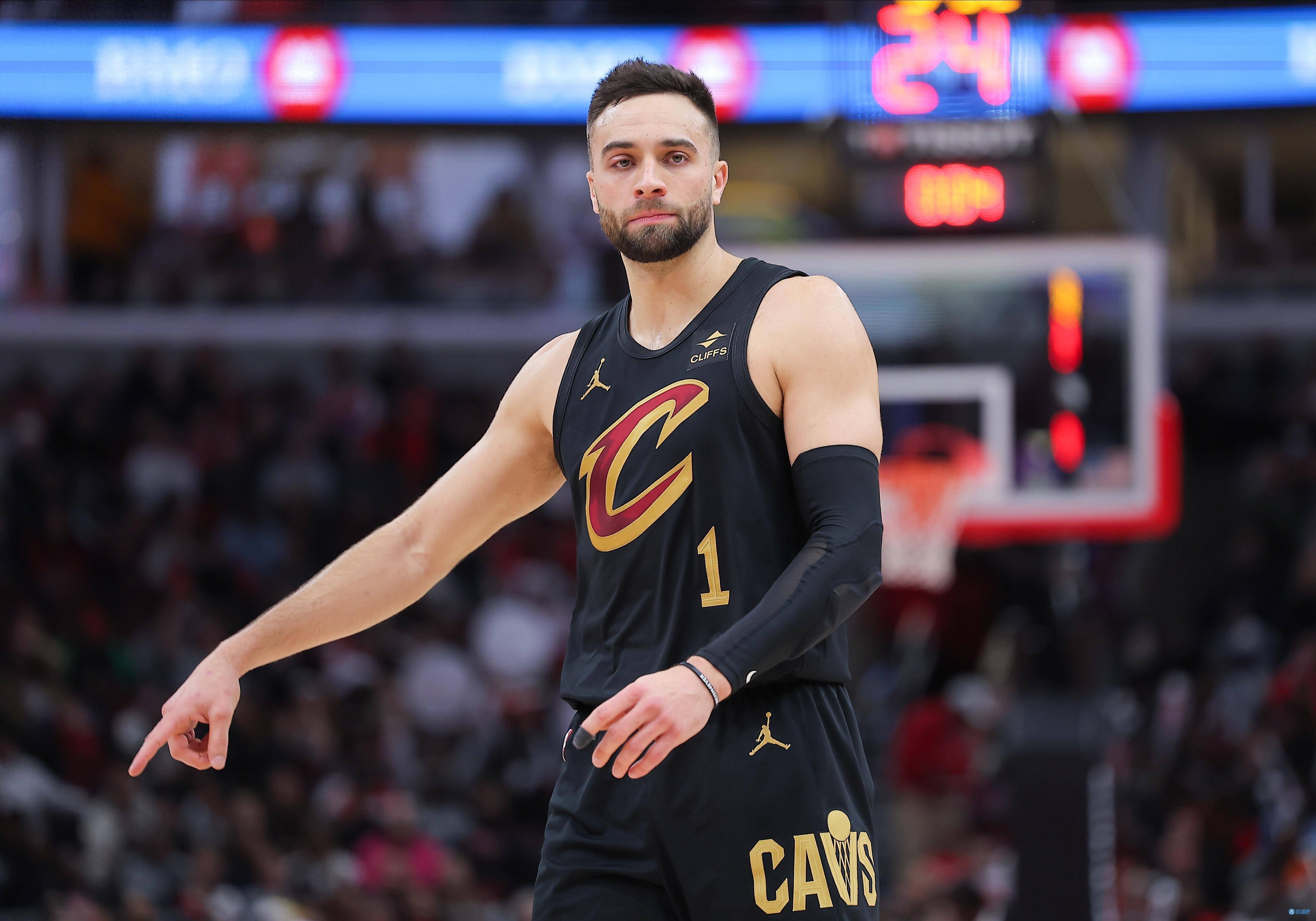 太铁了!斯特鲁斯6中1&三分4中0仅拿2分4板