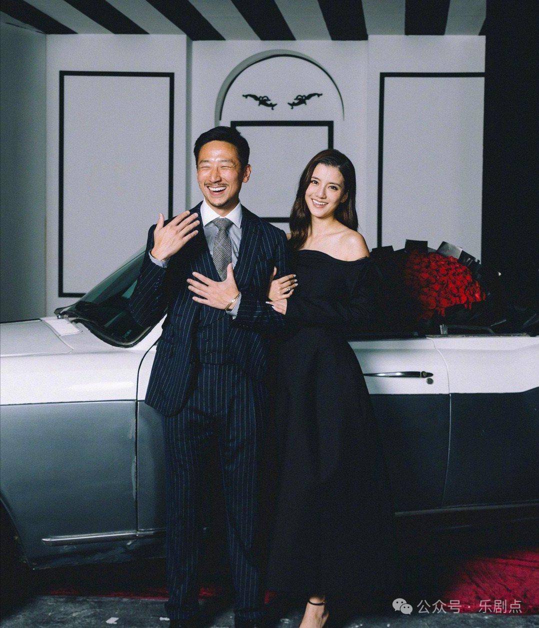 施伯雄送吴千语两枚大钻戒!