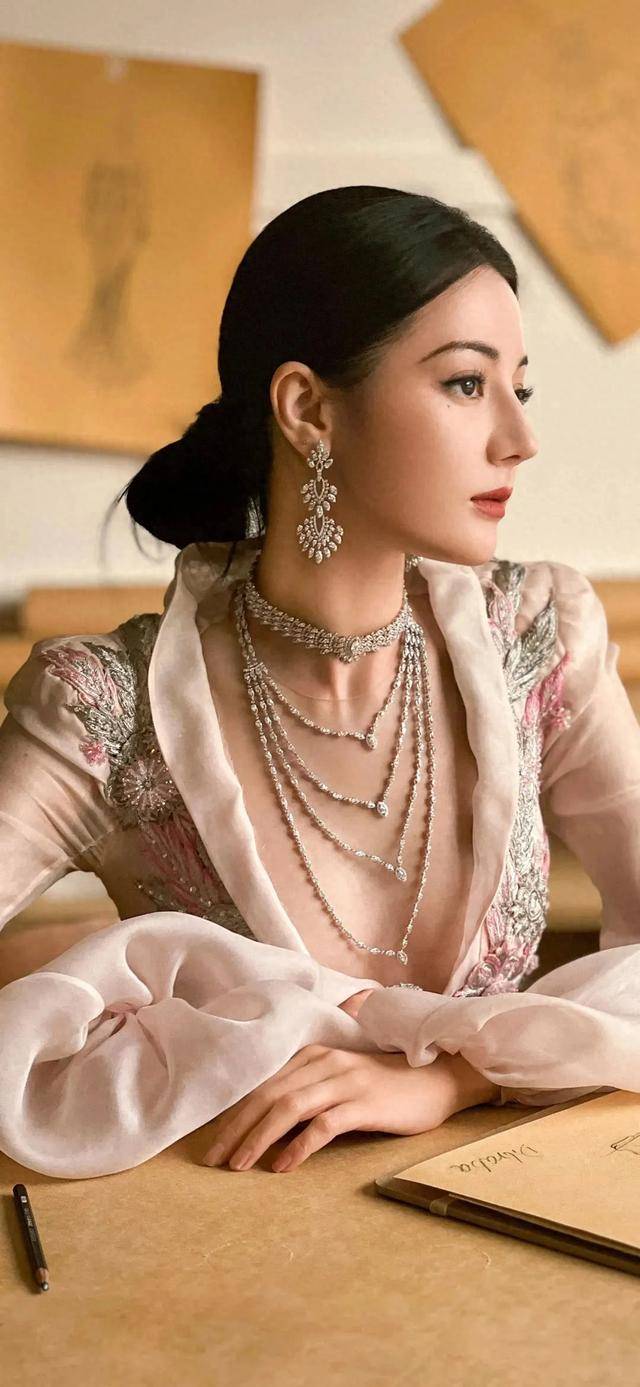 迪丽热巴写真壁纸