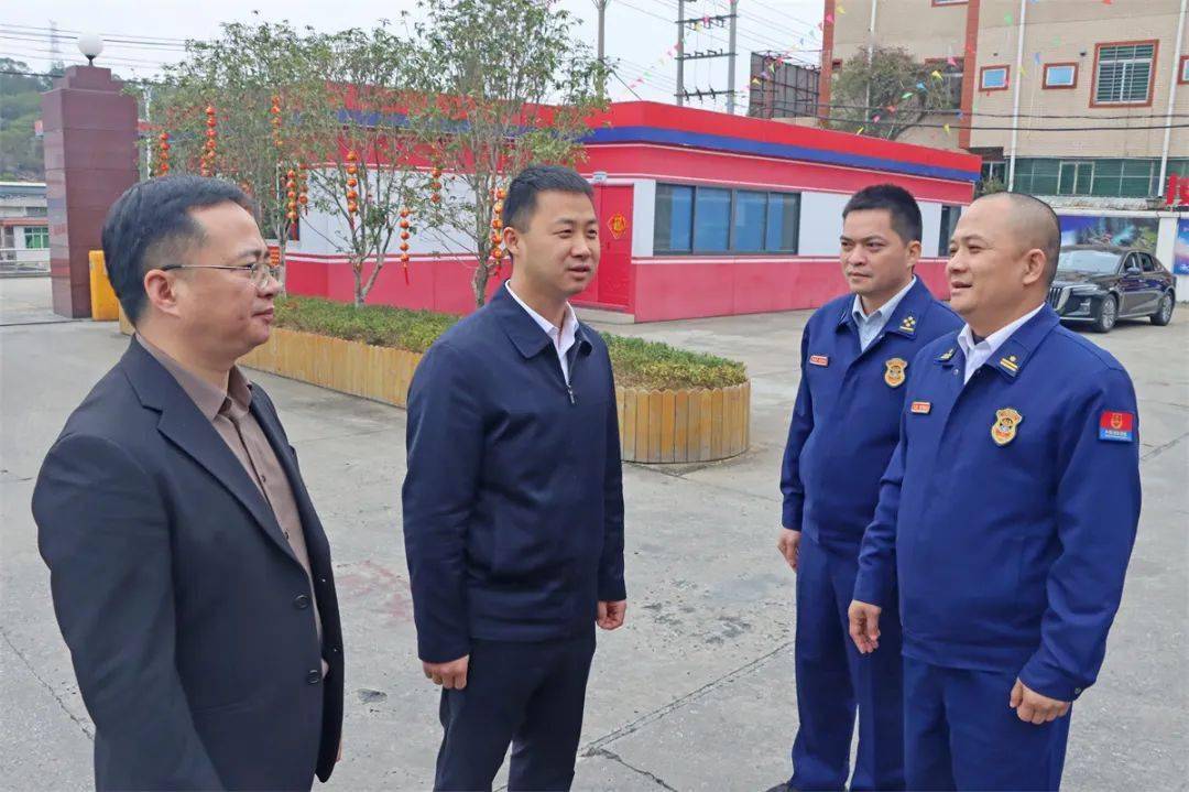 新春走基层 │ 洛江区政府区长郭宁带队走访慰问公安干警和消防指战员