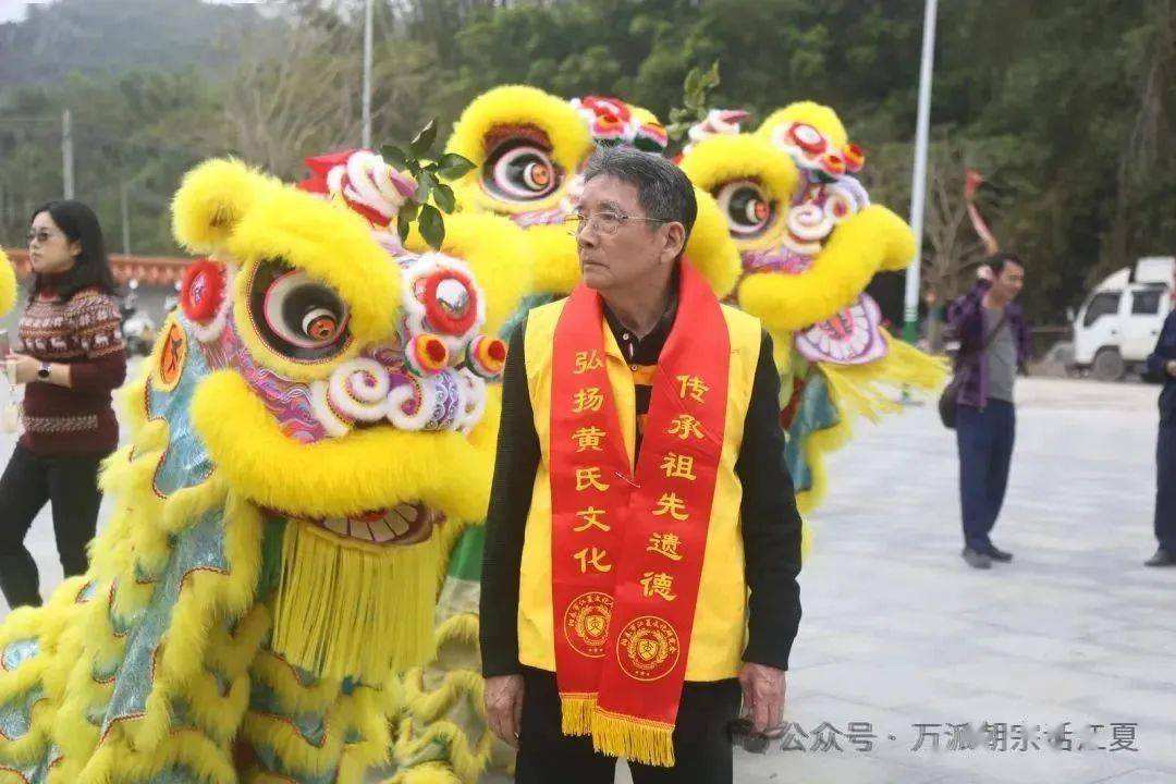 隨後有序進入宗祠諸儀祭致於歷代列祖列宗,峭山,居正,兩祖考妣及以下