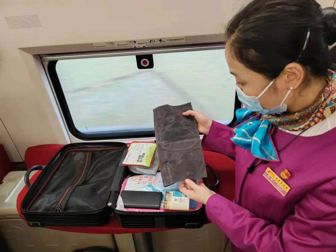 成都西站,复兴号 2!_铁路_列车_换乘