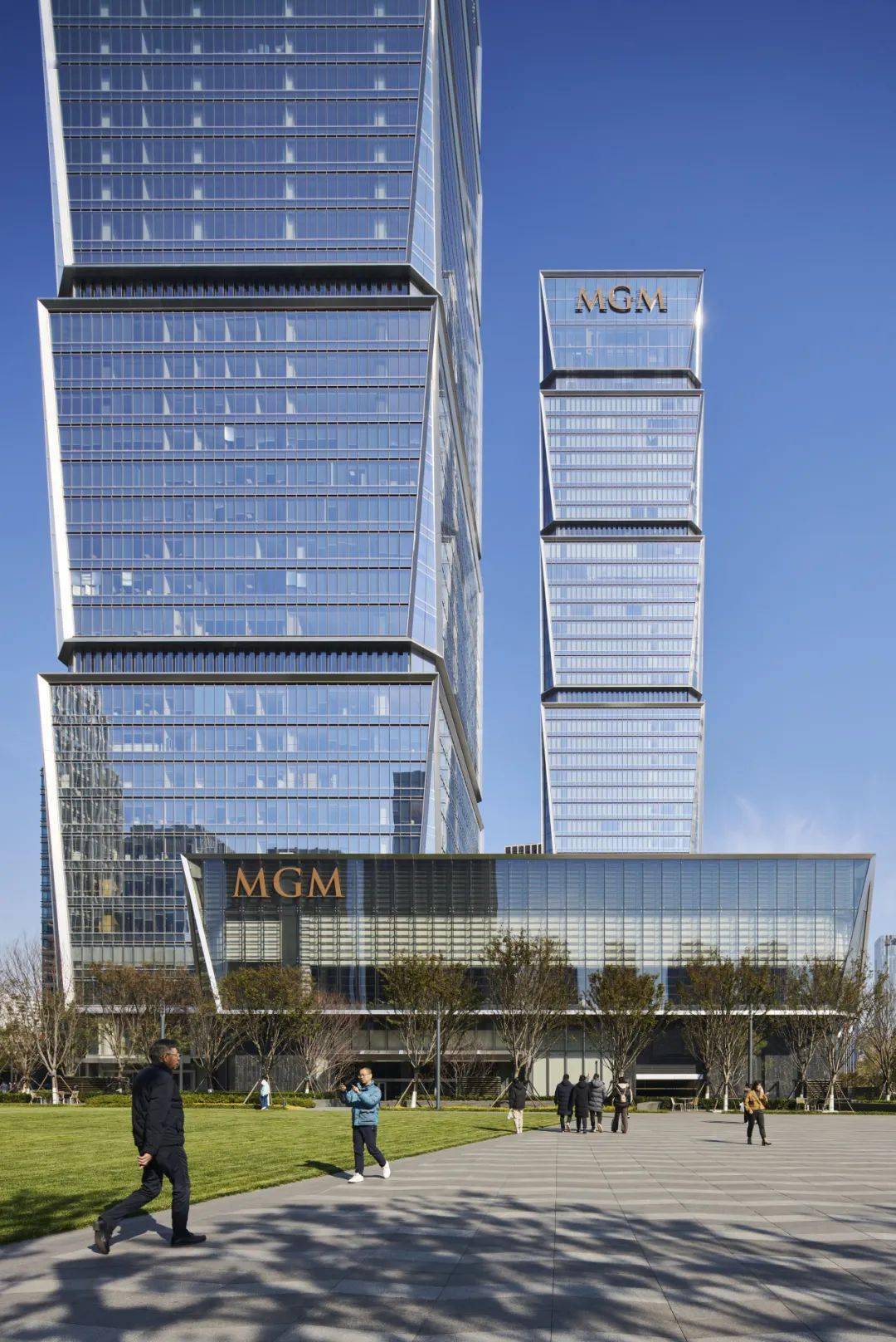 kpf新作:青岛上实中心,造型如"珠宝盒"垂直堆叠_塔楼_空间_项目