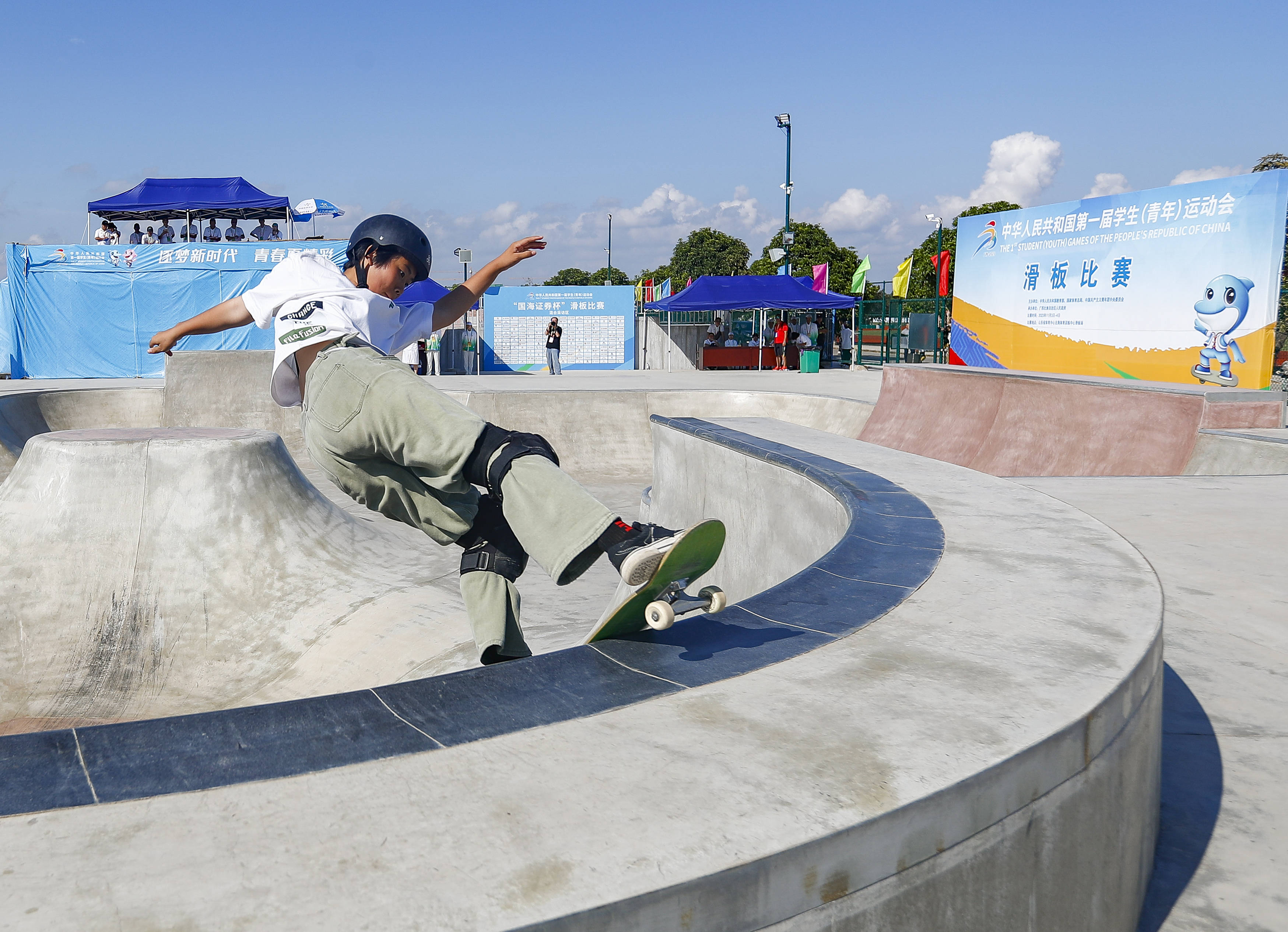 2023年11月4日,太原市选手毛嘉思在第一届全国学生(青年)运动会滑板