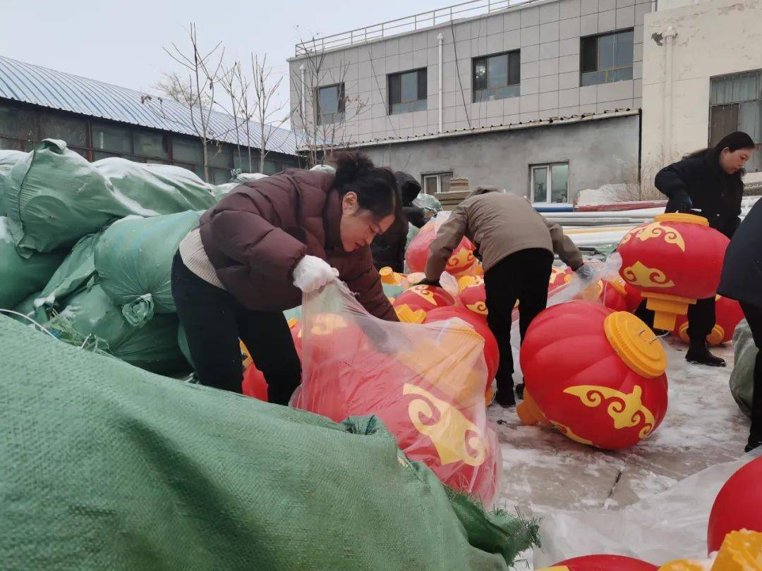 【我们的节日61春节】挂灯笼迎新春,张灯结彩年味浓