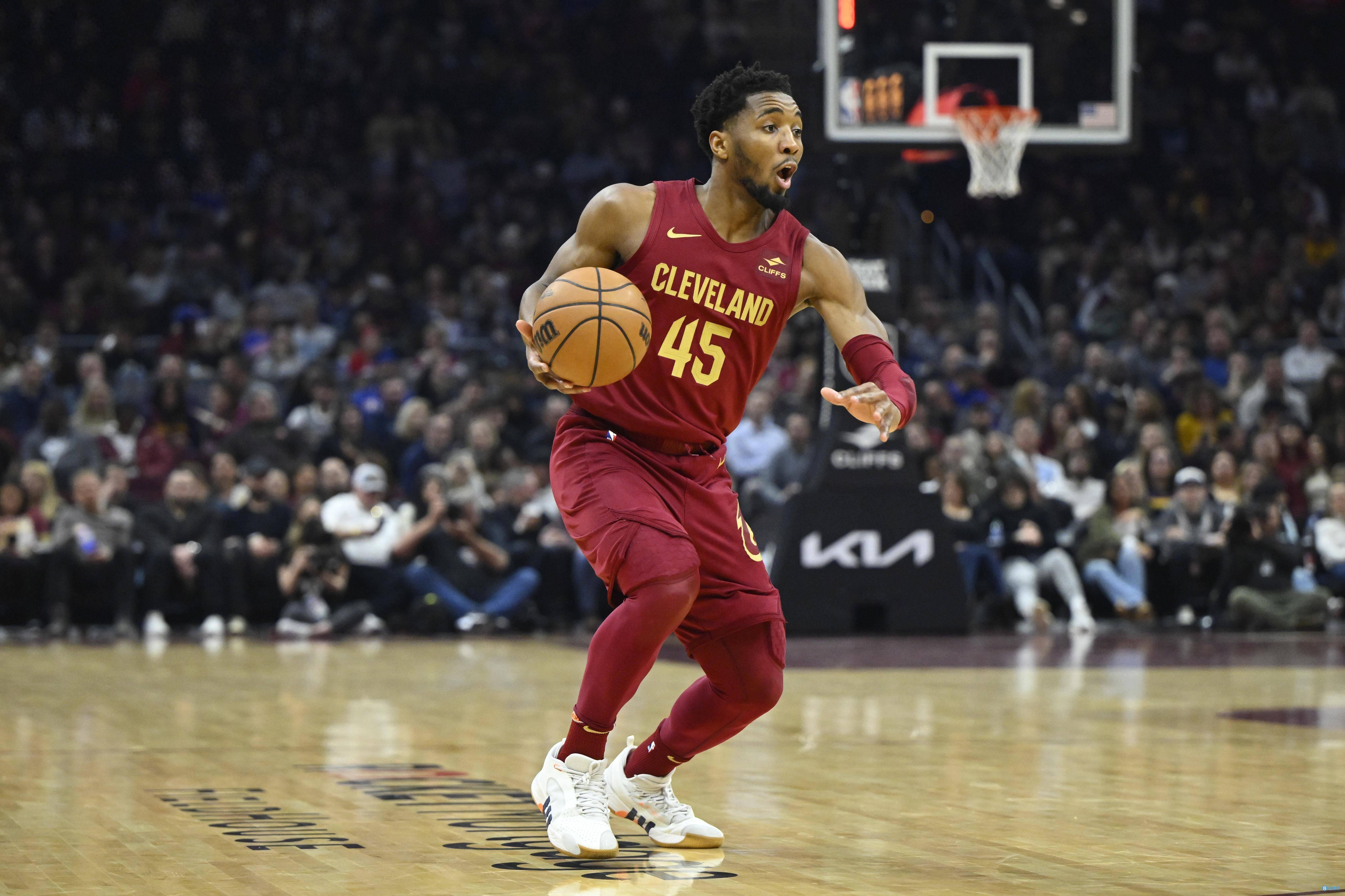 米切尔全场20中12 贡献31分8板7助2断2帽&正负值 22_骑士_常规赛_盖帽