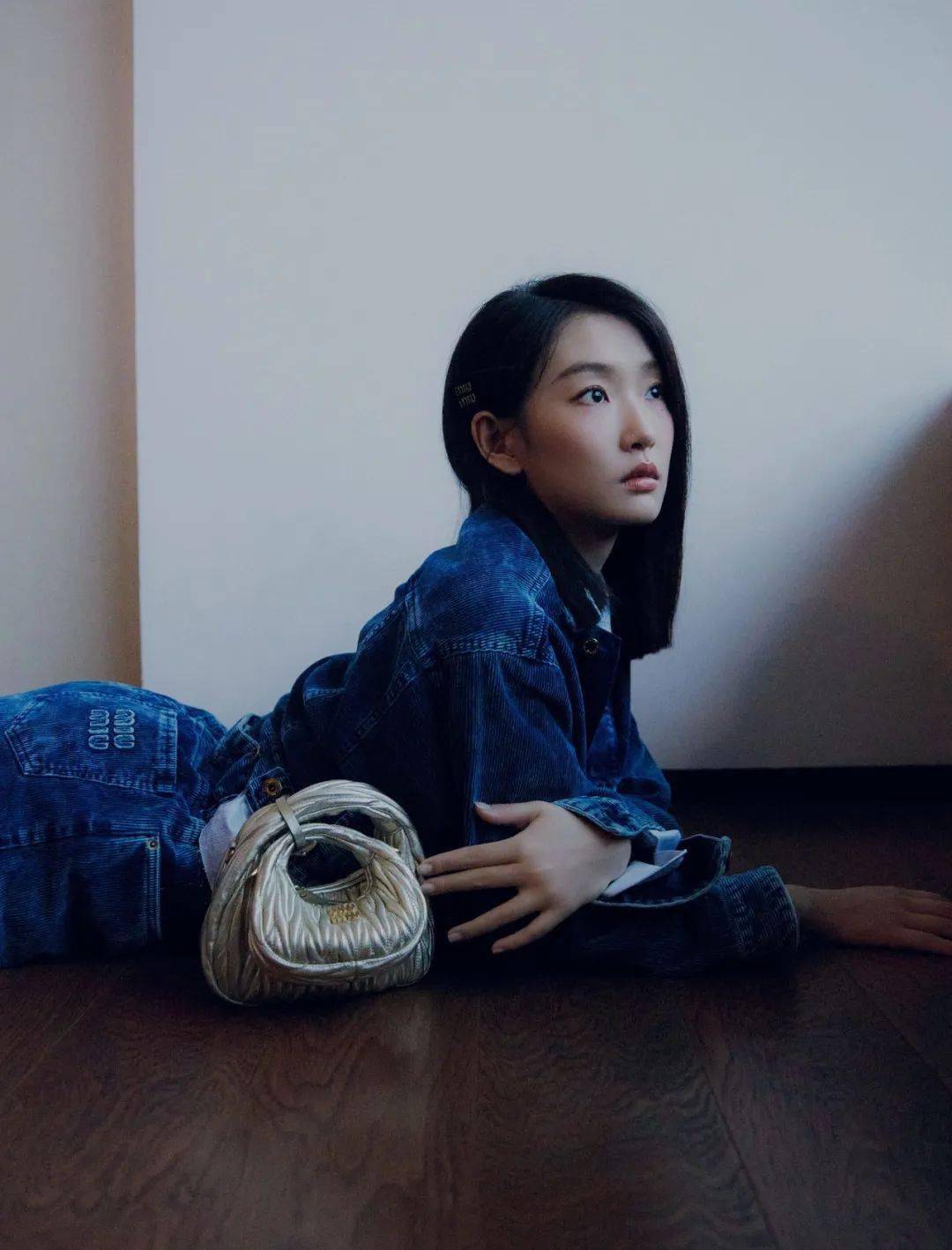 miu miu丨2024春夏系列广告大片_miu_刘柏辛_手袋