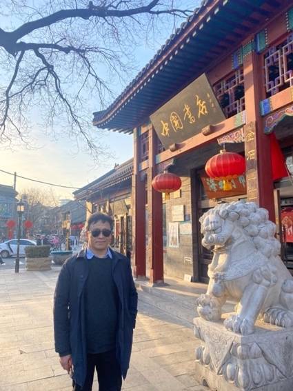 墓室中出土的一方墓志告诉人们,墓主是辽国一位"高干",题曰《大辽故银