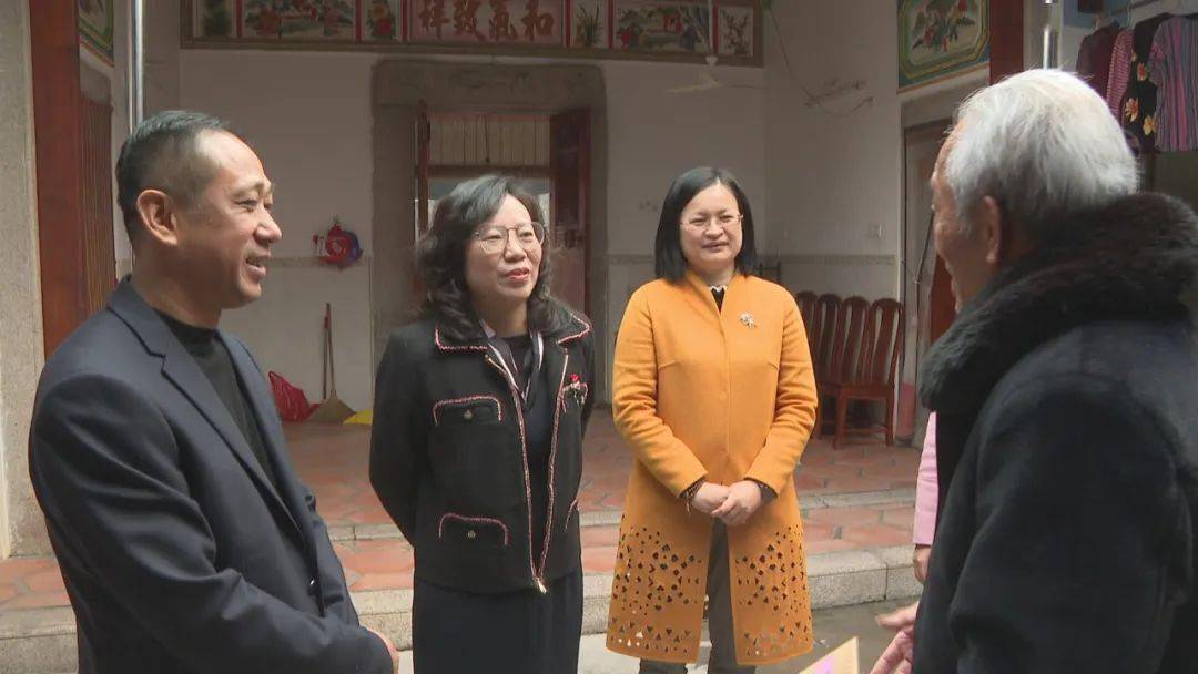 区领导分组到各地开展节前慰问活动_生活_情况_孙健文