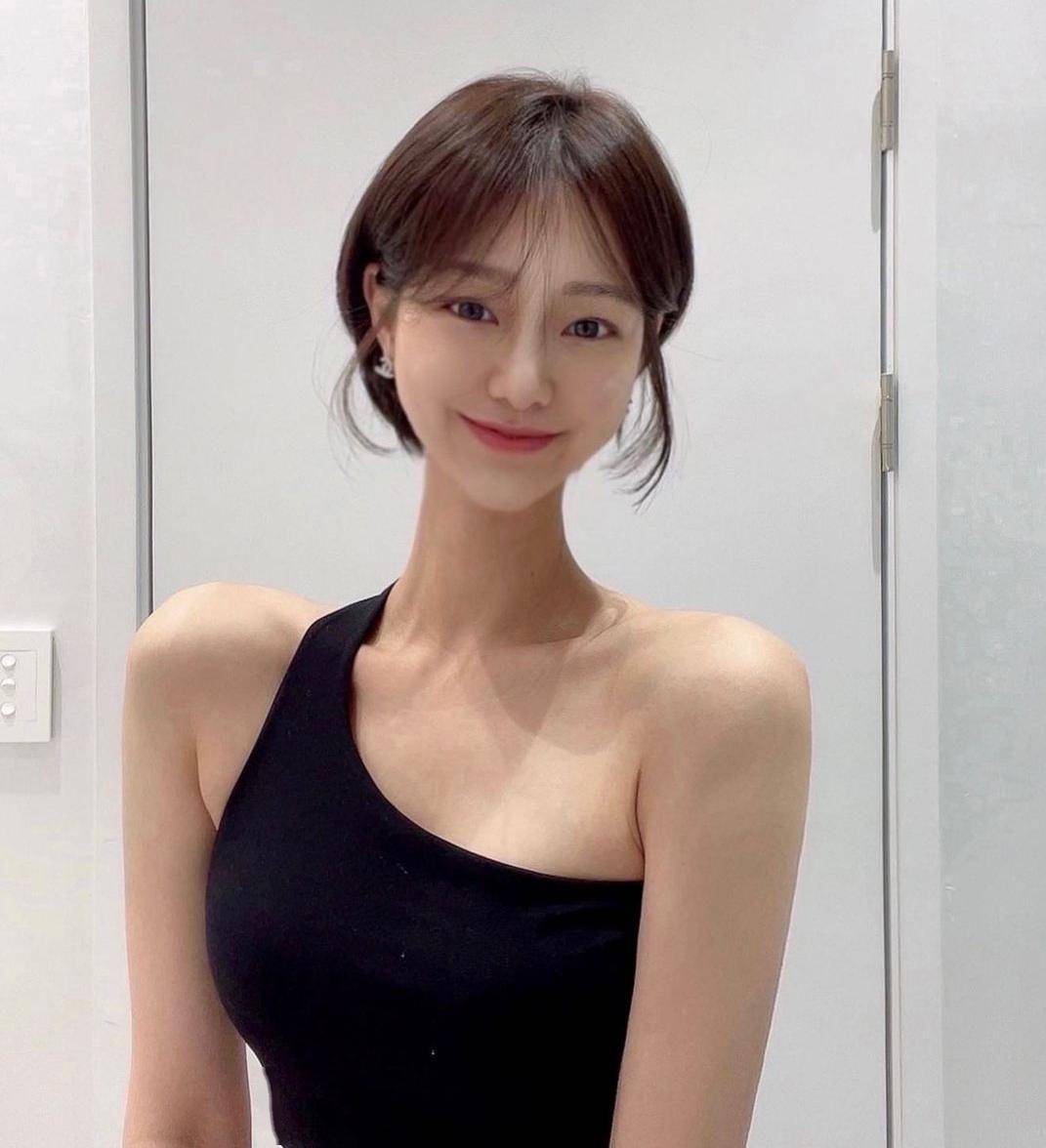 运动女生的短发._中国_发型_形象