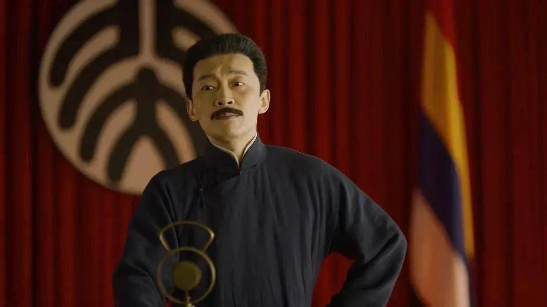 电视剧《觉醒年代》剧照,图为剧中鲁迅要论中国人,必须不被搽在辨面