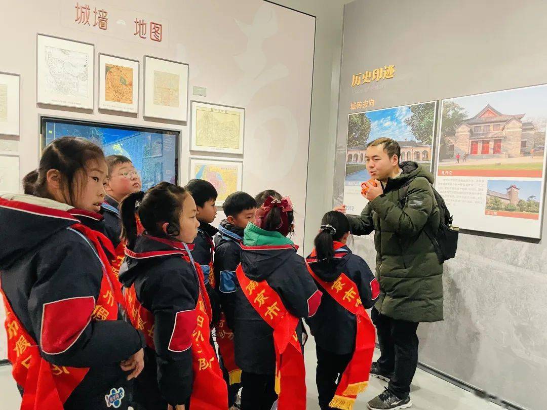 【红领巾寻访报道】少先队员走进城墙博物馆 讲好城墙故事 发扬传统