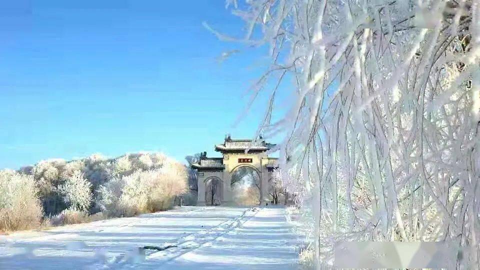 8:00-17:00地址:建华区新江路168号明月岛景区公众号:鹤城公园欢乐