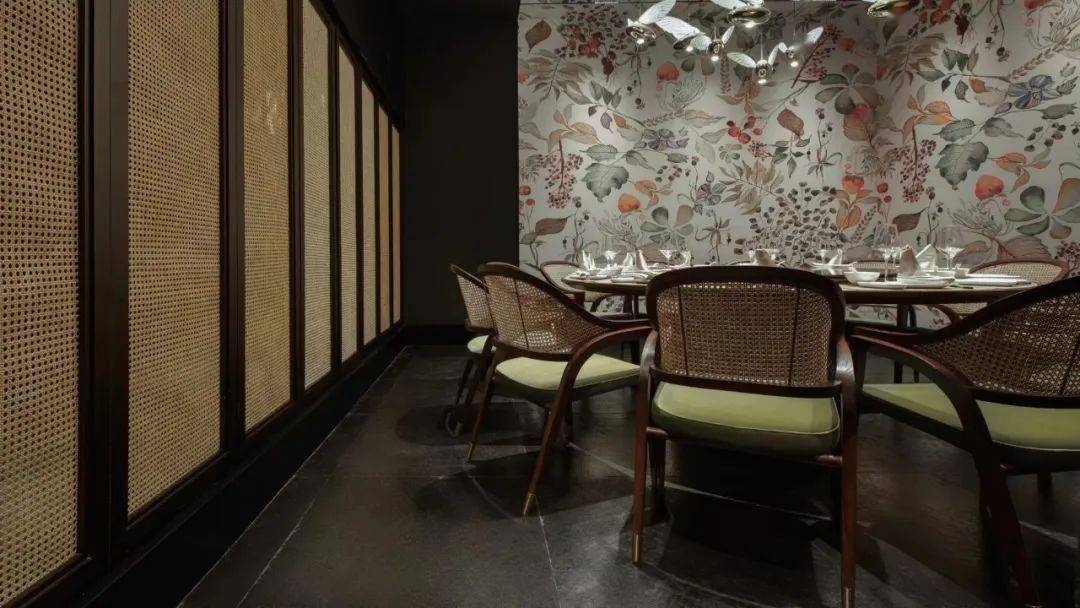 最让刚哥感到快乐的一点就是可以指挥厨房给自己做一些自己想吃的美食