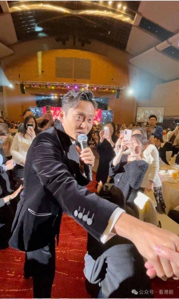 新剧煞科即四围吸金 张振朗献sing过肥年_卜卜_因为_观众