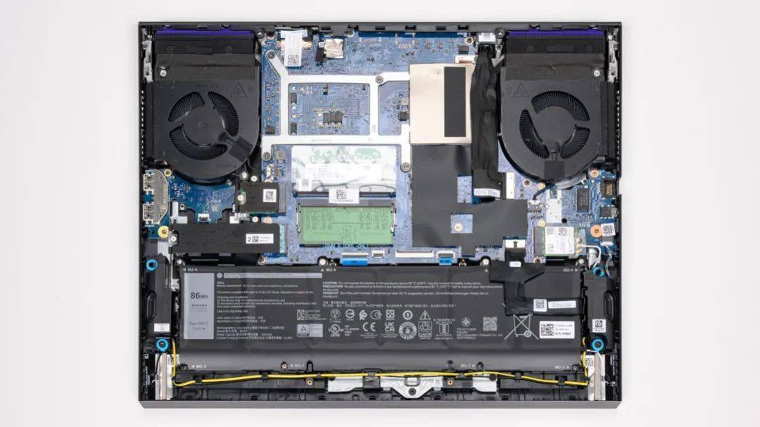 【散热分析】上图是戴尔 游匣g16 7630的拆机实拍图,由于主板为倒装