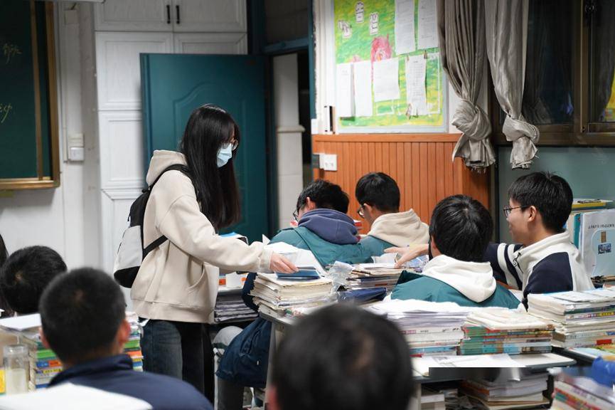 马寅初中学高中部图片